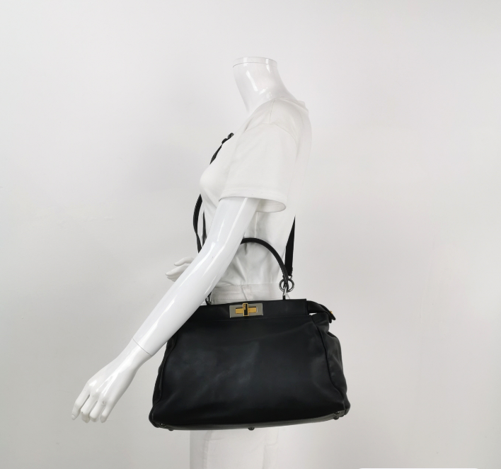 Preloved Fendi Peekaboo Medium Bag Black 250215781064350