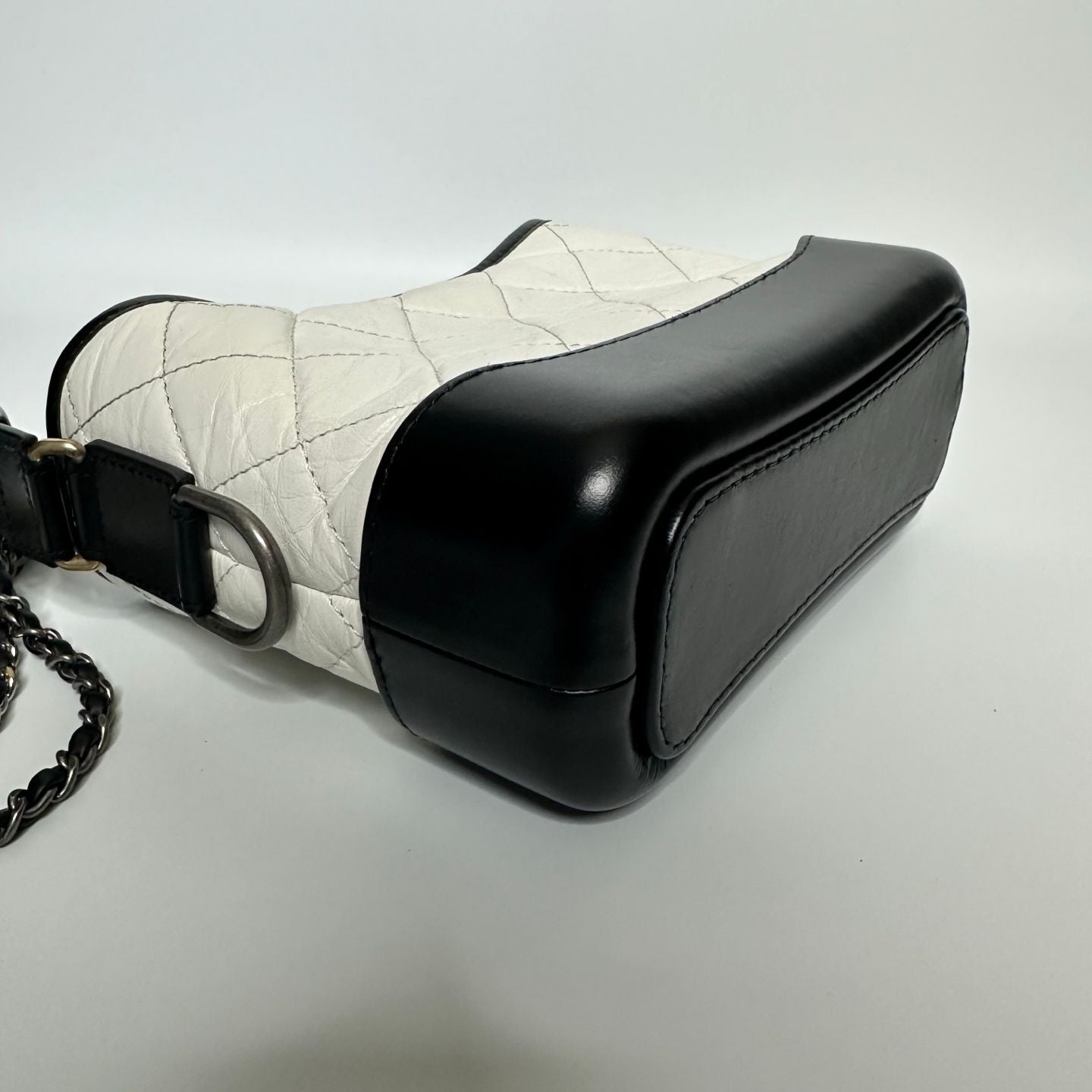 Preloved Chanel White/Black Leather Gabrielle Shoulder Bag - NG102618