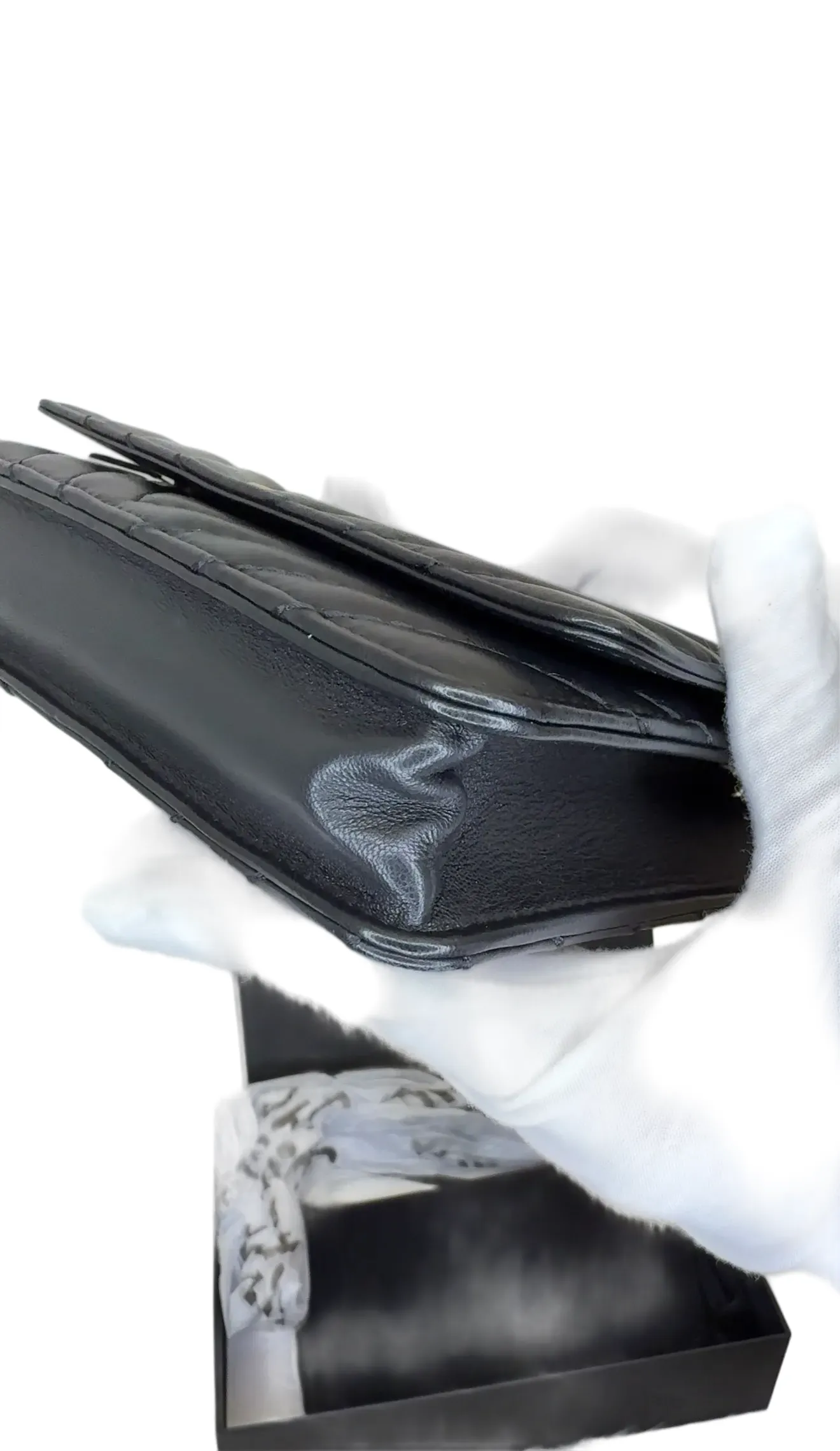 Wallet on chain leather crossbody bag Chanel Black in Leather B22-45 B22-45