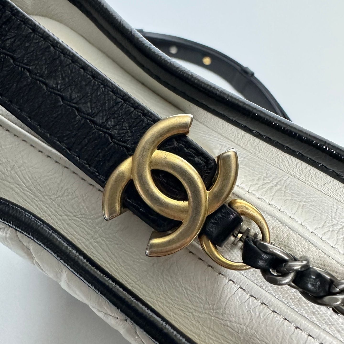 Preloved Chanel White/Black Leather Gabrielle Shoulder Bag - NG102618