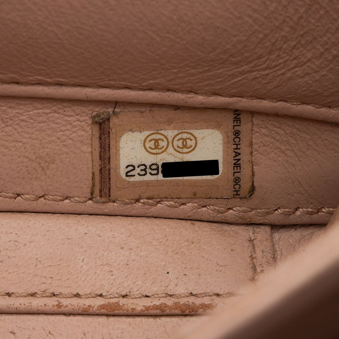 Chanel Caviar Leather CC Filigree Small Vanity Case (SHF-cBEpCt)
