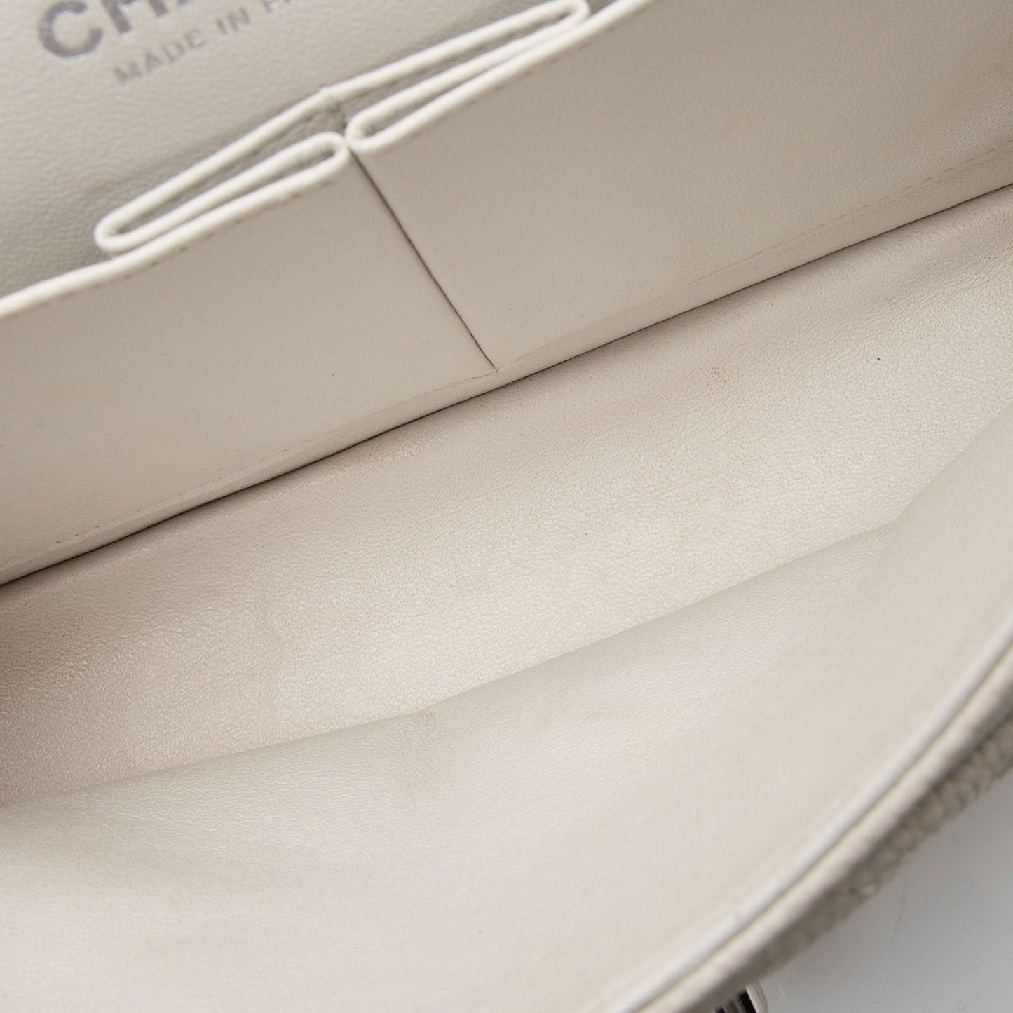 Chanel Caviar Leather Classic Medium Double Flap Bag (SHF-6uLdtF)