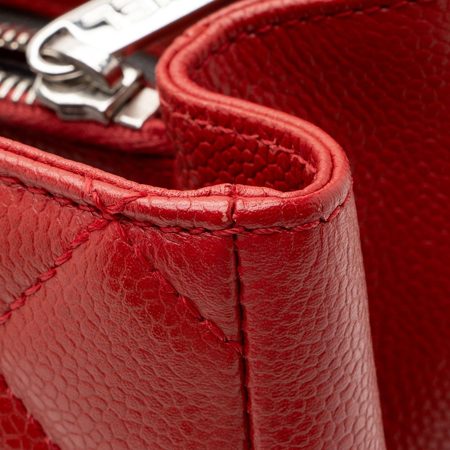 Chanel Caviar Leather Grand Shopping Tote (SHF-pUyEza)