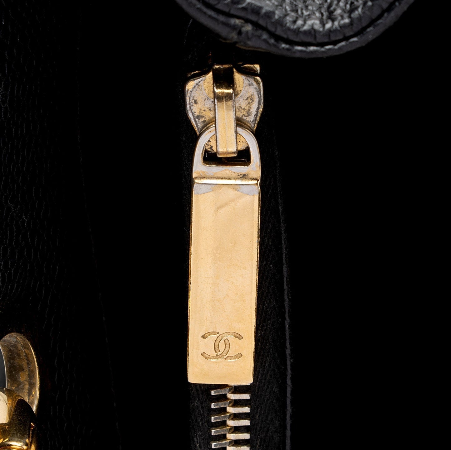 Chanel Caviar Leather Grand Shopping Tote (SHF-vlmDO8)