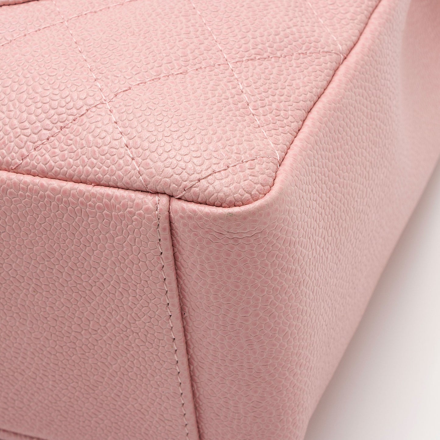 Chanel Caviar Leather Petite Shopping Tote (SHF-yT2Qvc)