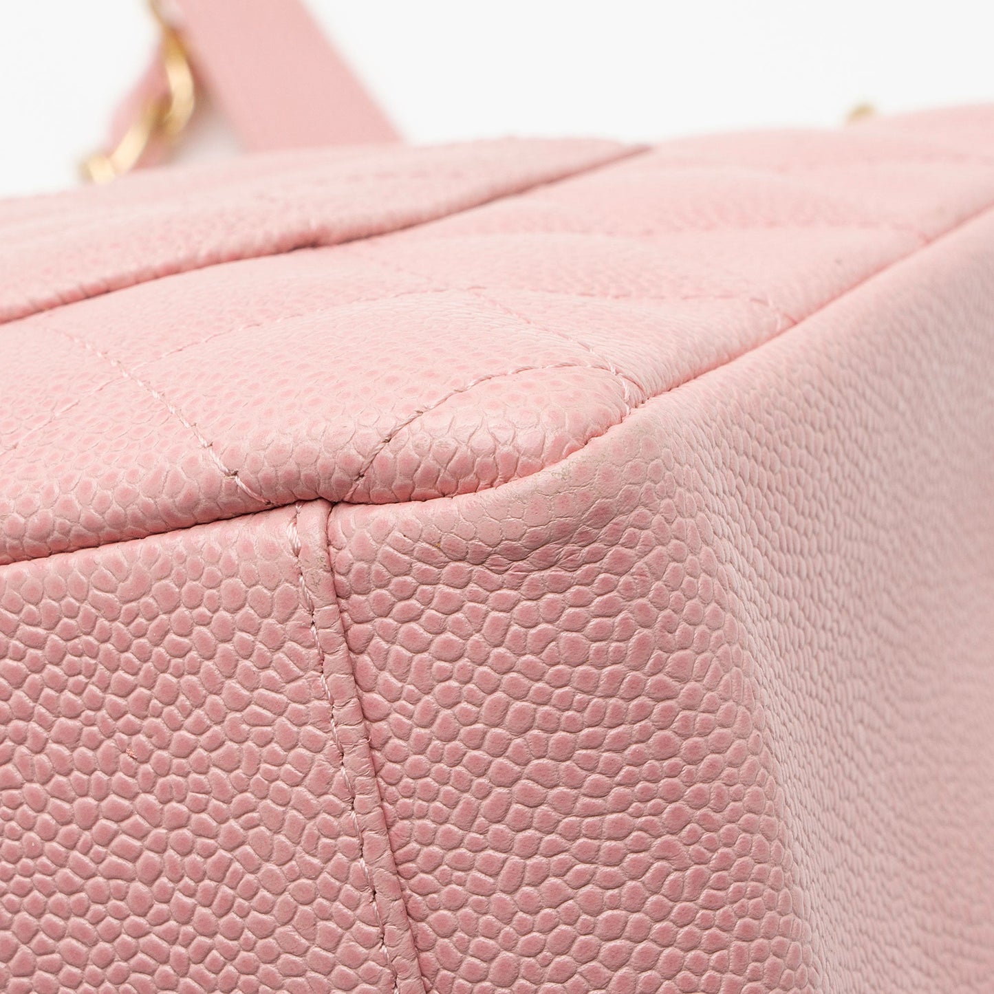 Chanel Caviar Leather Petite Shopping Tote (SHF-yT2Qvc)