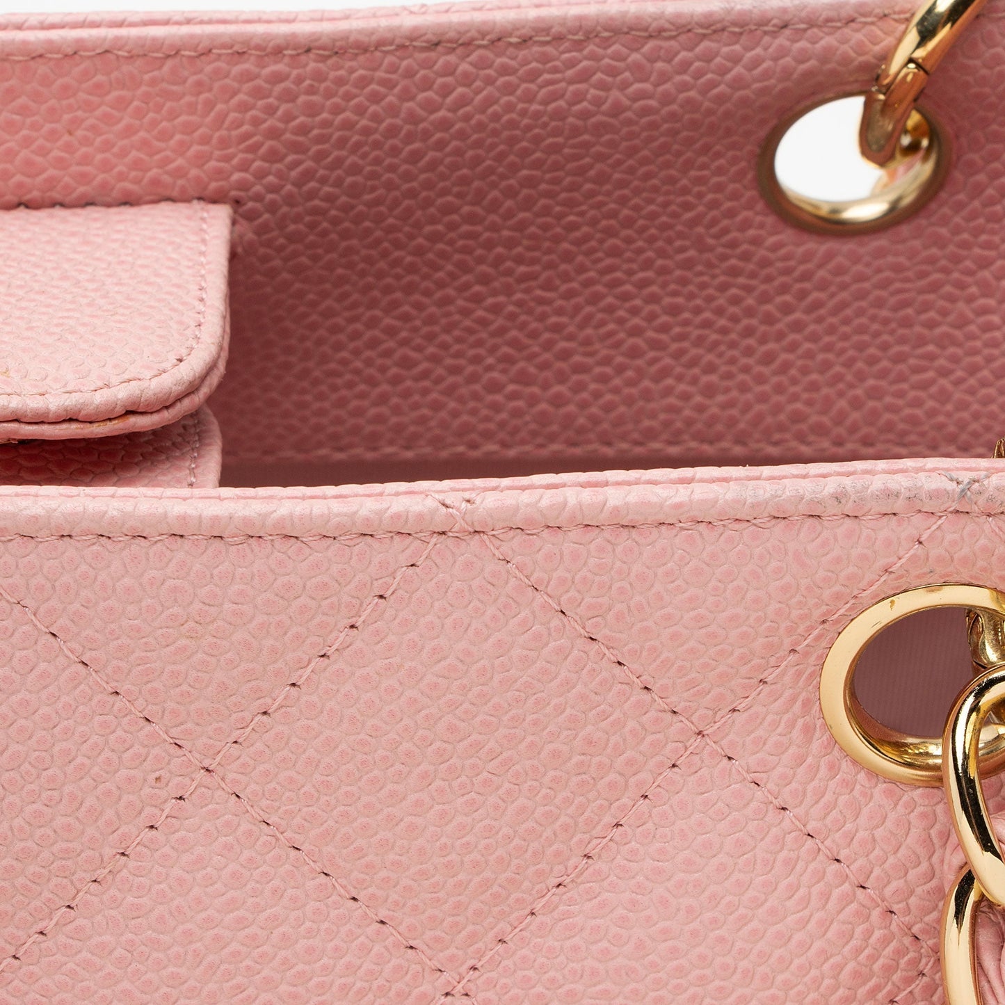 Chanel Caviar Leather Petite Shopping Tote (SHF-yT2Qvc)
