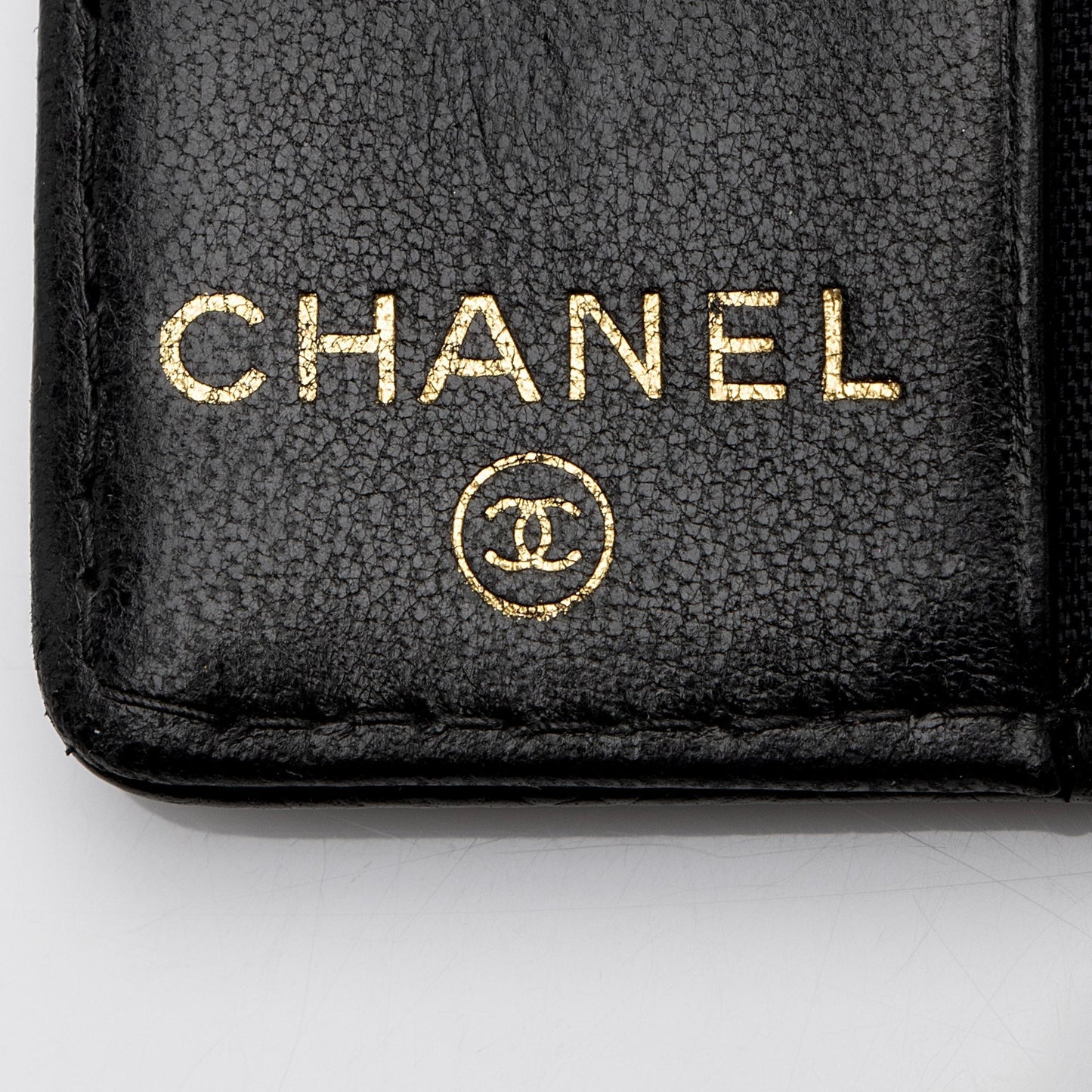 Chanel Caviar Leather Timeless CC 6 Key Holder (SHF-mNPvc8)