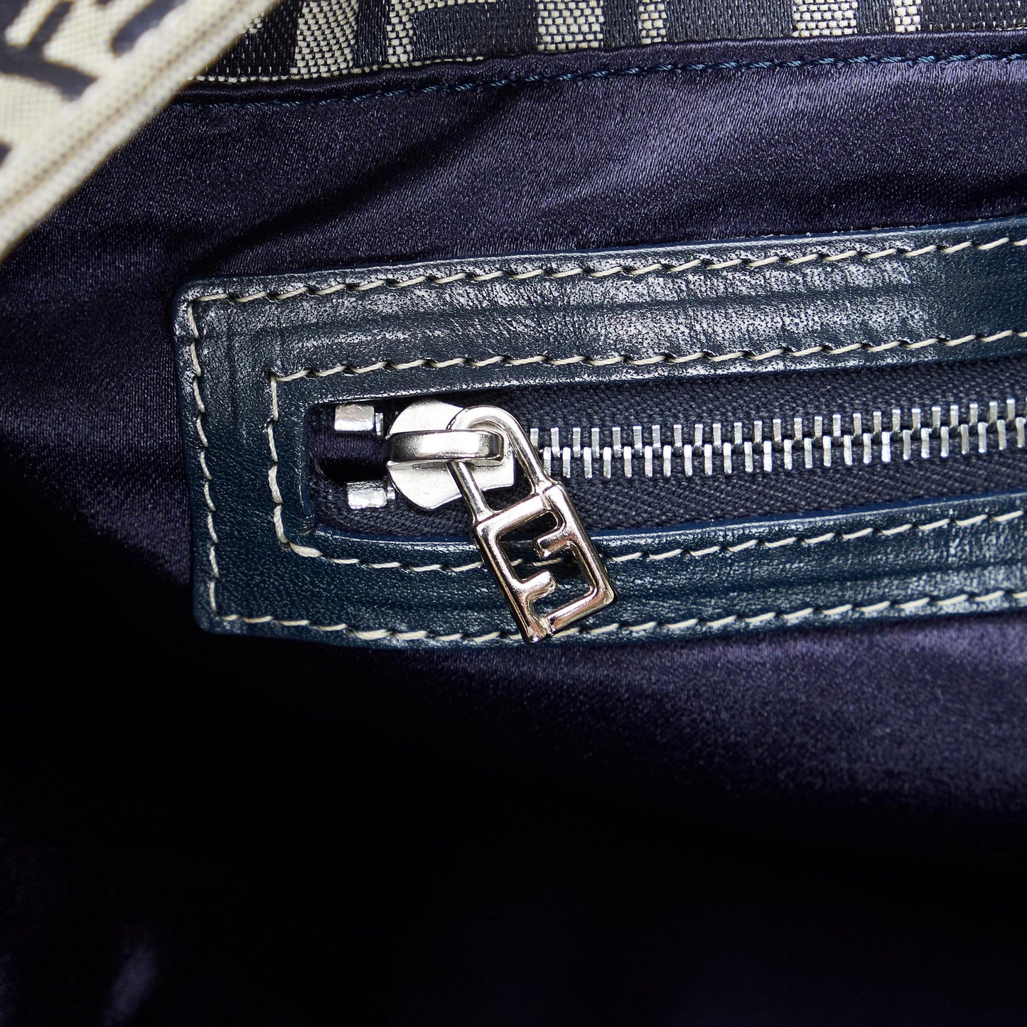 Fendi Zucchino Tote Bag (SHG-GWpfkv)