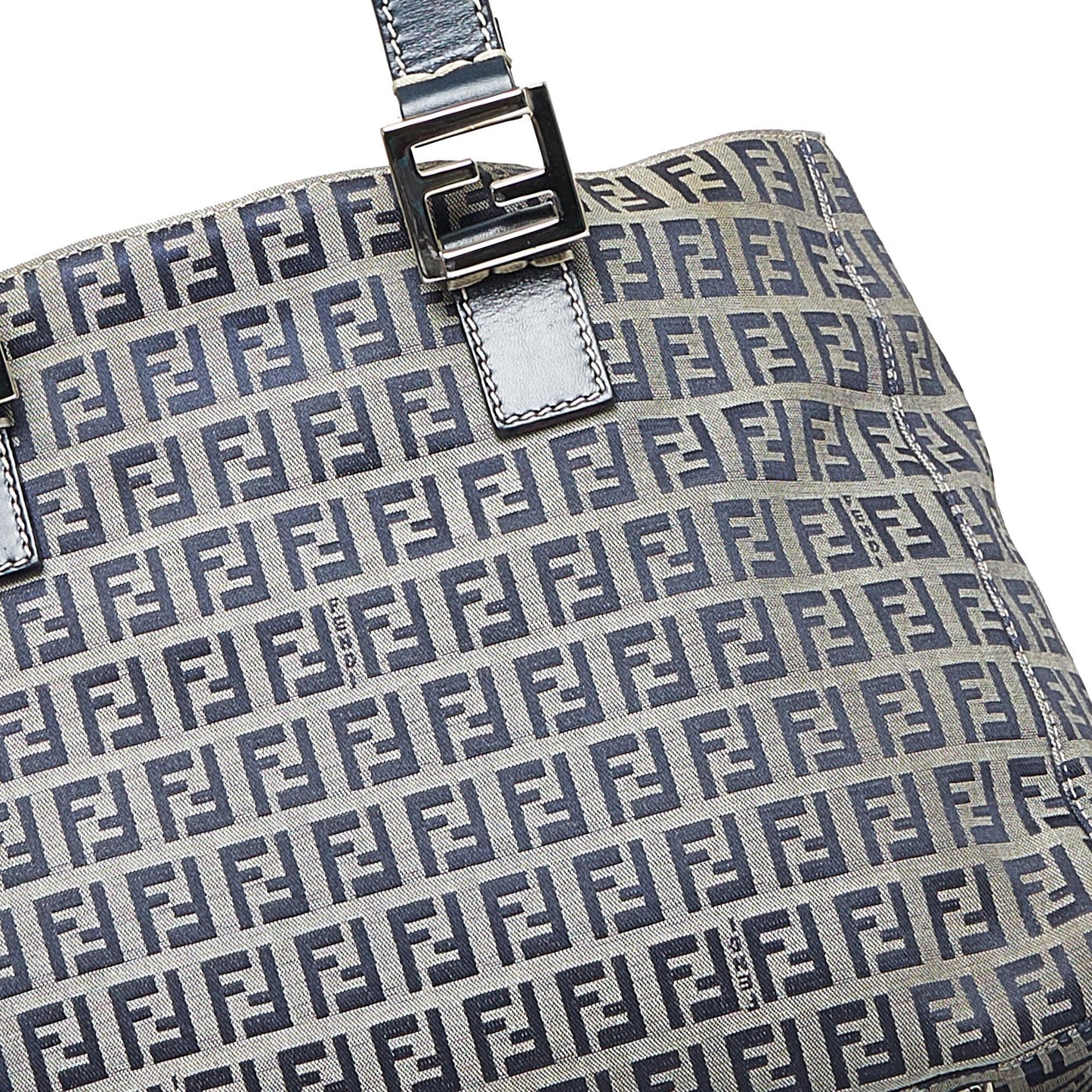 Fendi Zucchino Tote Bag (SHG-GWpfkv)