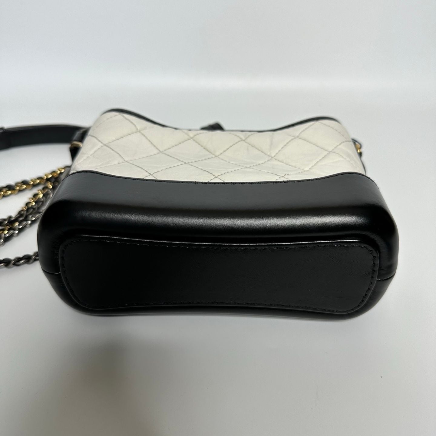 Preloved Chanel White/Black Leather Gabrielle Shoulder Bag - NG102618