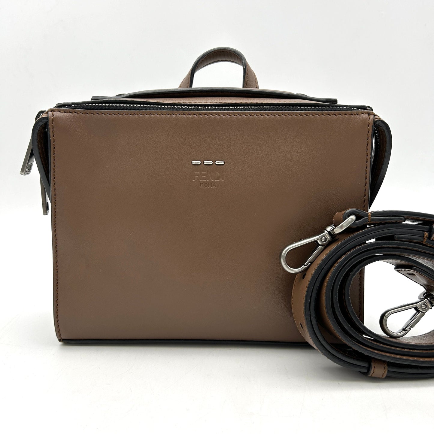 Pre-owned Fendi Lui Mini Messenger official LA17587