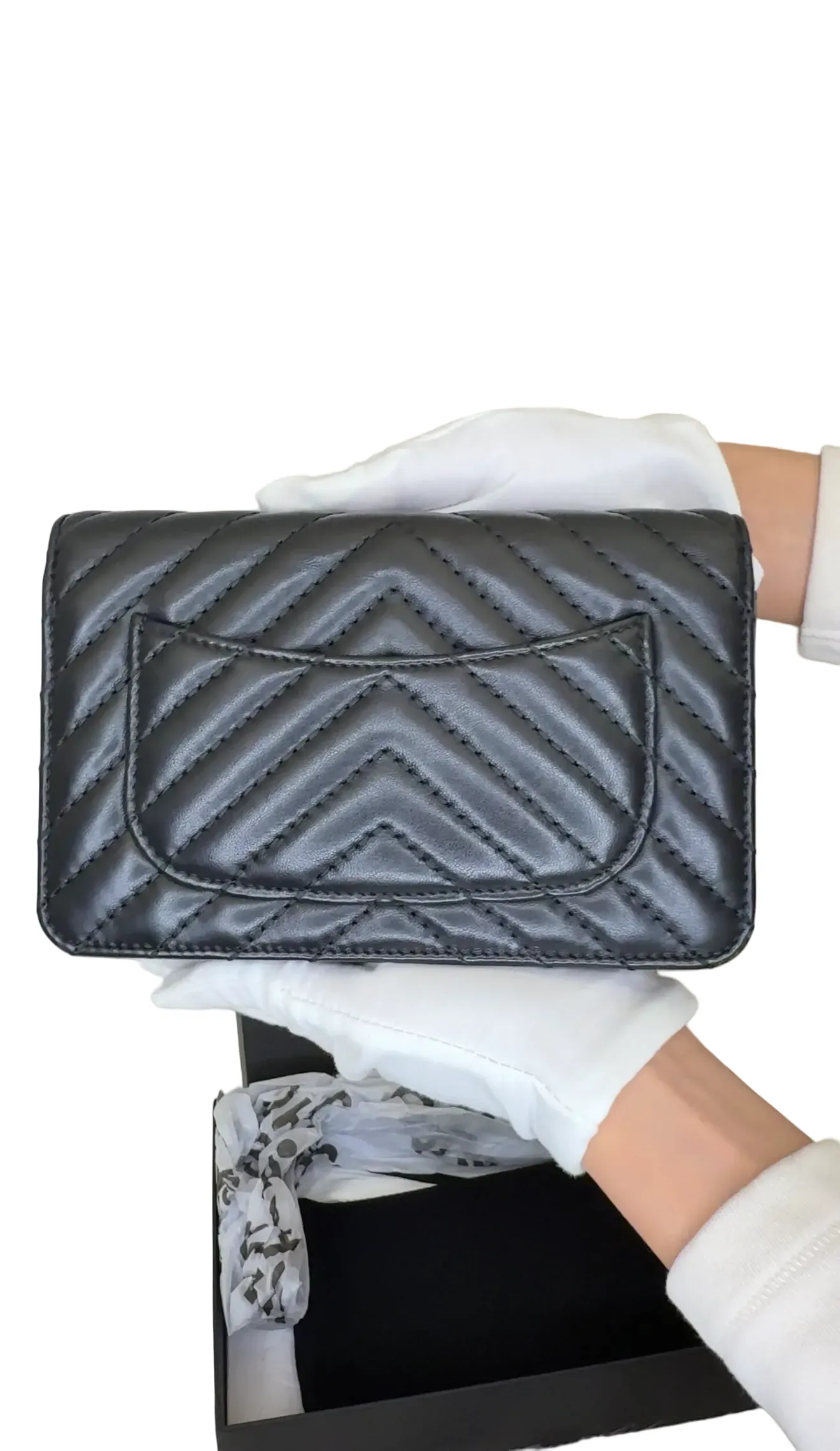 Wallet on chain leather crossbody bag Chanel Black in Leather B22-45 B22-45