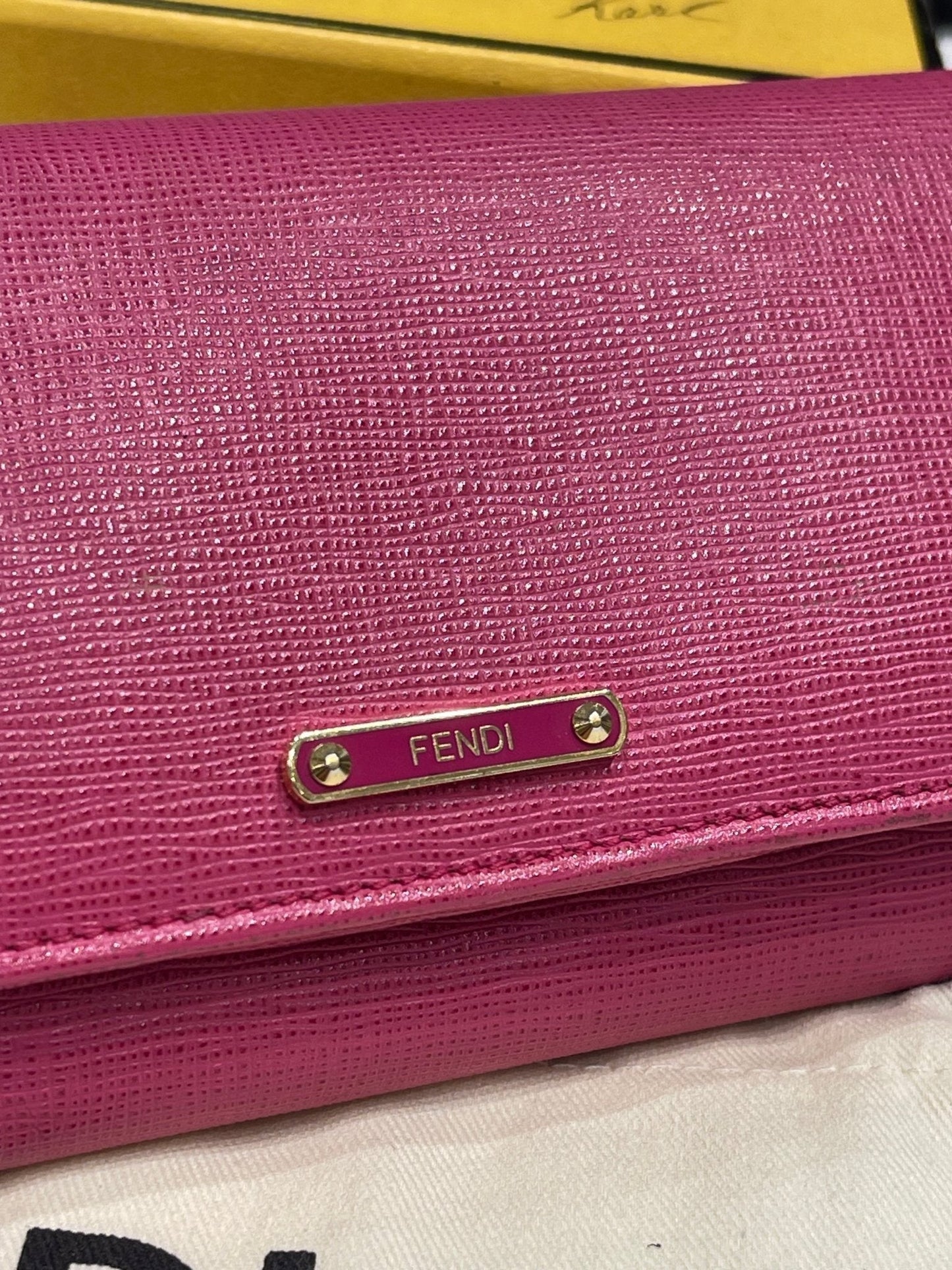 Fendi - Portefeuille compagnon rose fuchsia