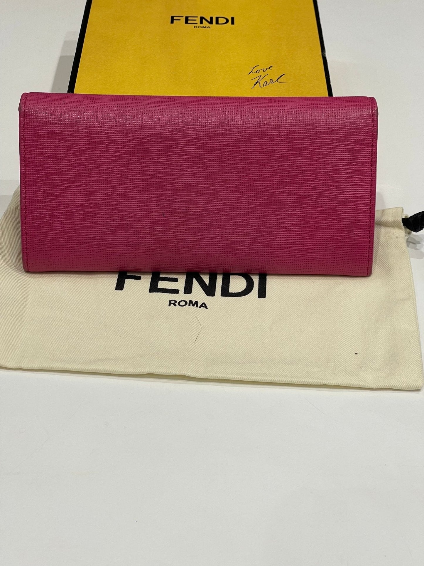 Fendi - Portefeuille compagnon rose fuchsia