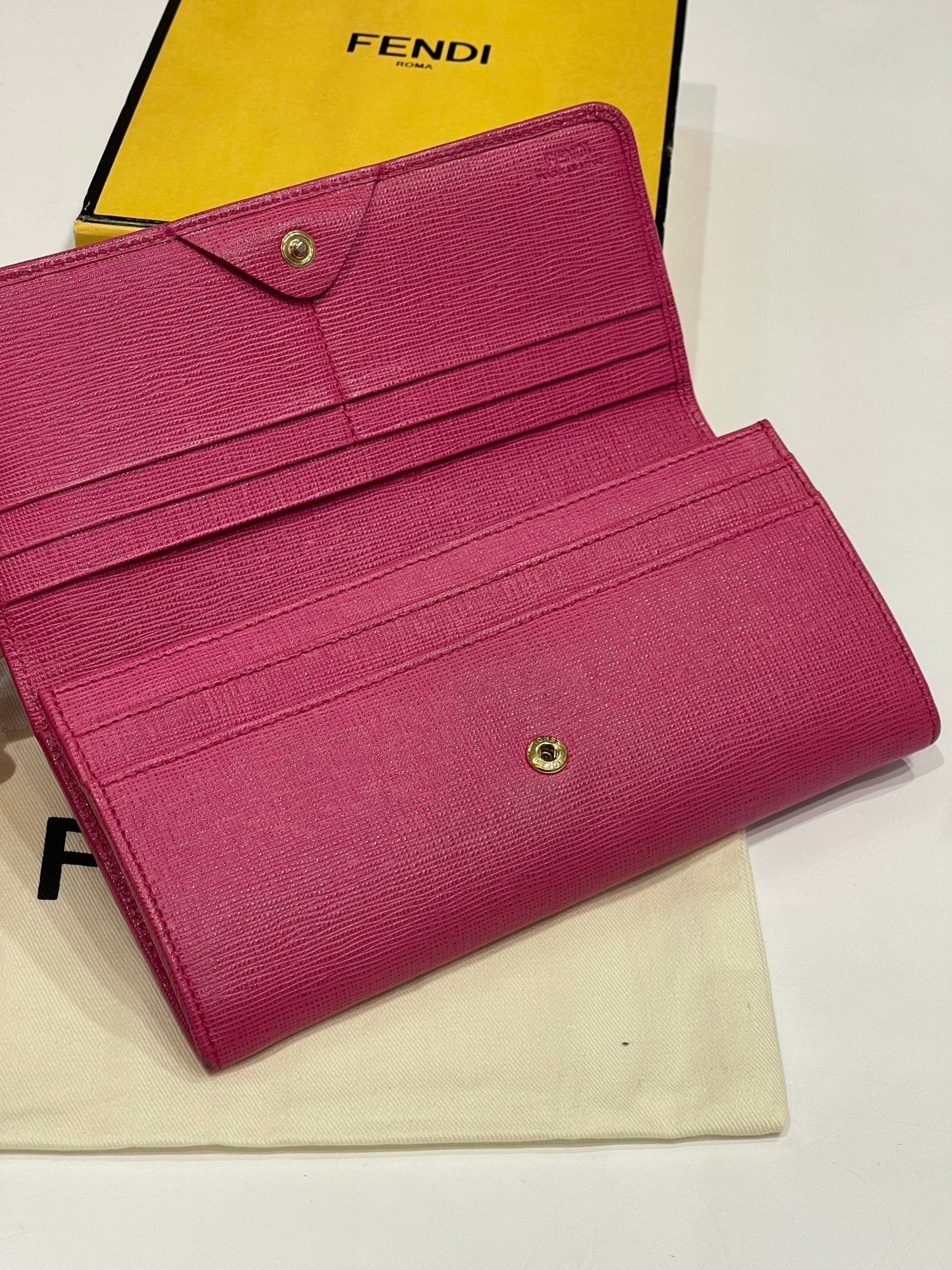 Fendi - Portefeuille compagnon rose fuchsia