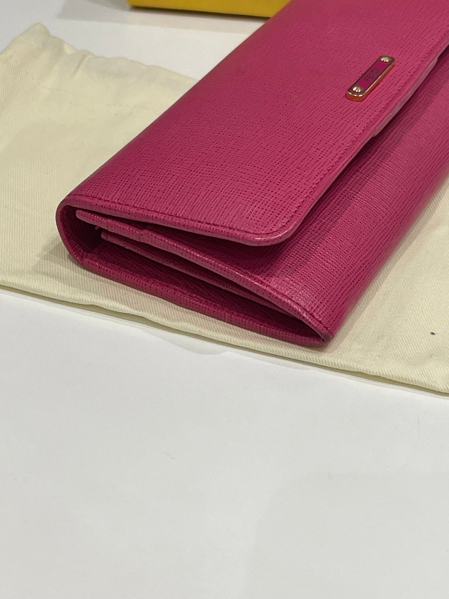 Fendi - Portefeuille compagnon rose fuchsia