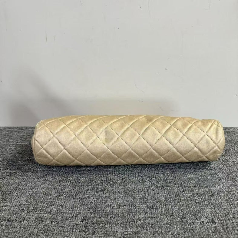 Preloved Chanel Quilted Beige Clutch