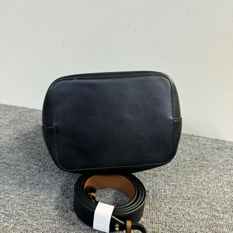 Preloved Fendi Mon Tresor Black Leather Bucket Bag