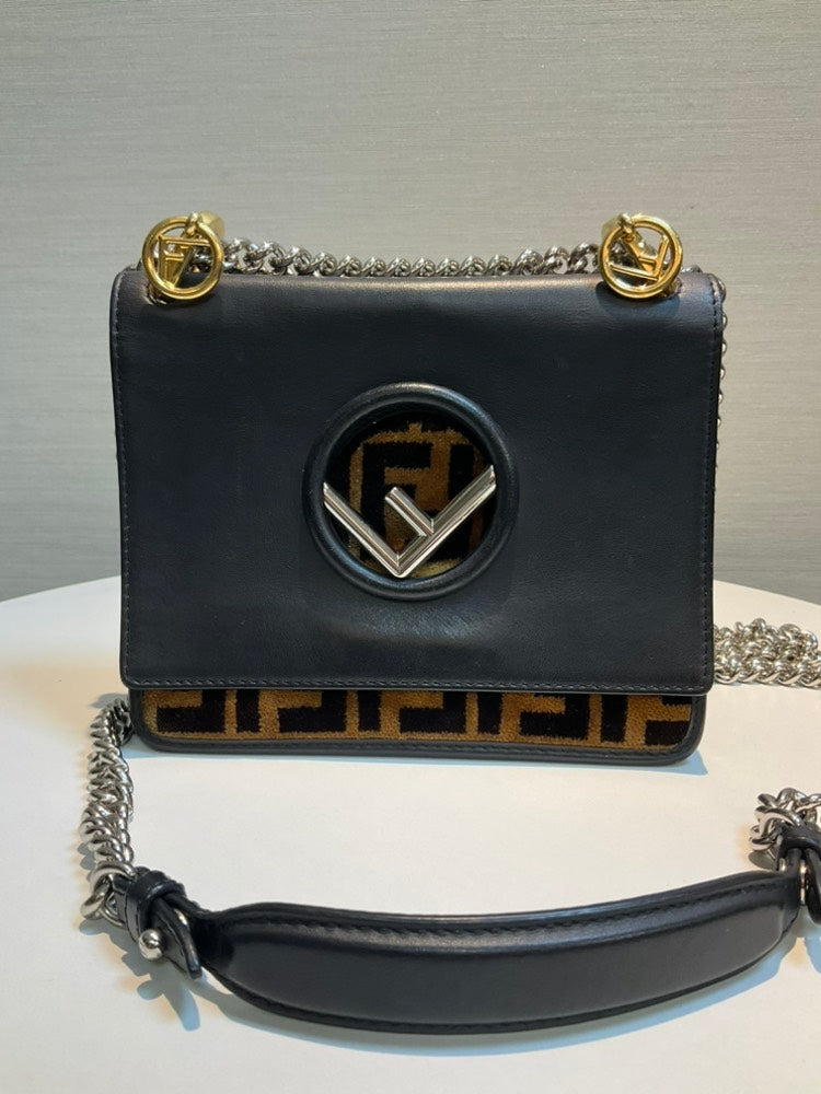 Pre-loved FENDI Kan I F Black Leather Chain Shoulder Bag