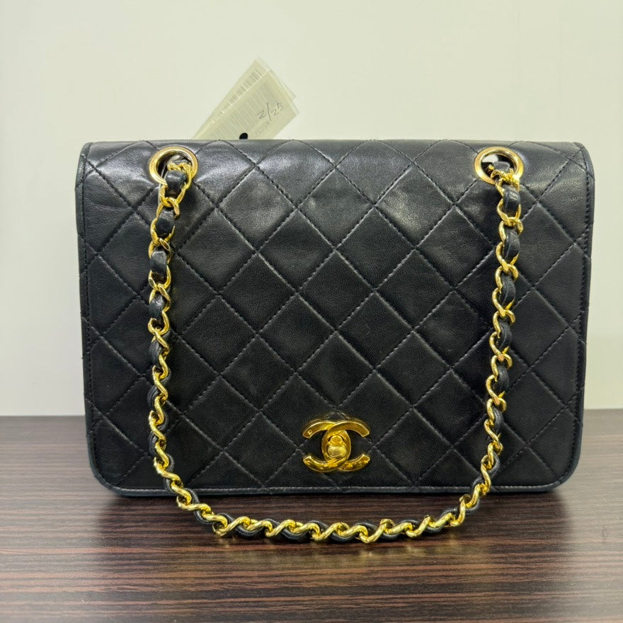 Vintage Chanel Lambskin Black Turn-lock Single Full Flap Shoulder Bag LB109946