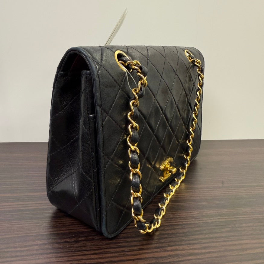 Vintage Chanel Lambskin Black Turn-lock Single Full Flap Shoulder Bag LB109946
