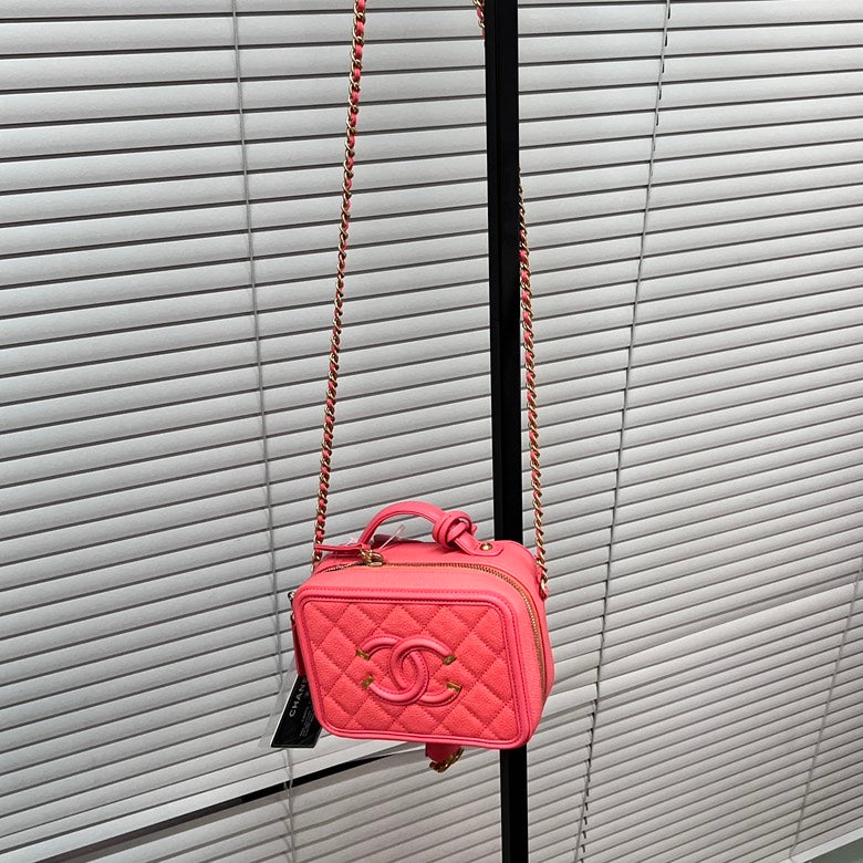 Preloved Chanel Pink Leather Chain Shoulder Bag