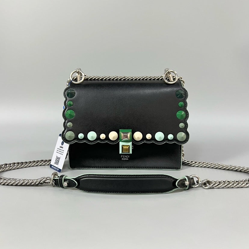 Preloved Fendi Kan I Black Leather Shoulder Bag XJ10776