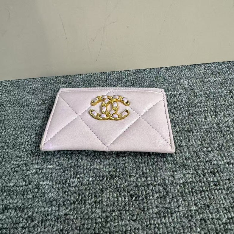Preloved Chanel Quilted Pink Leather Cardholder
