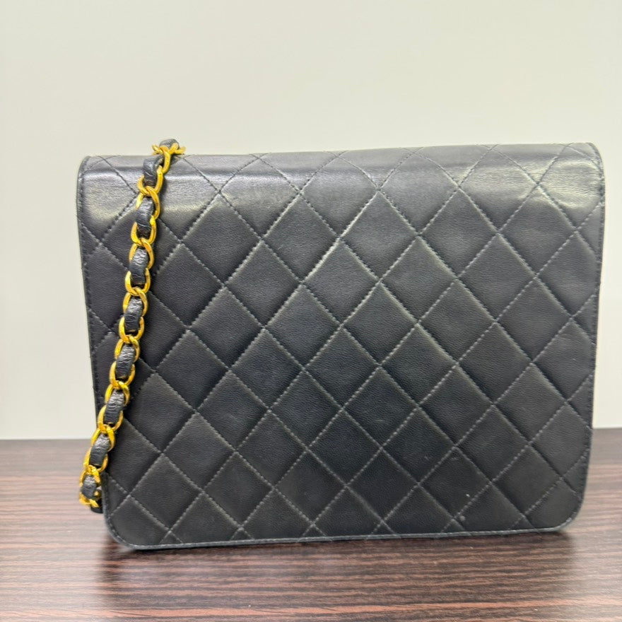 Vintage Chanel Lambskin Single Flap Bag FM9017