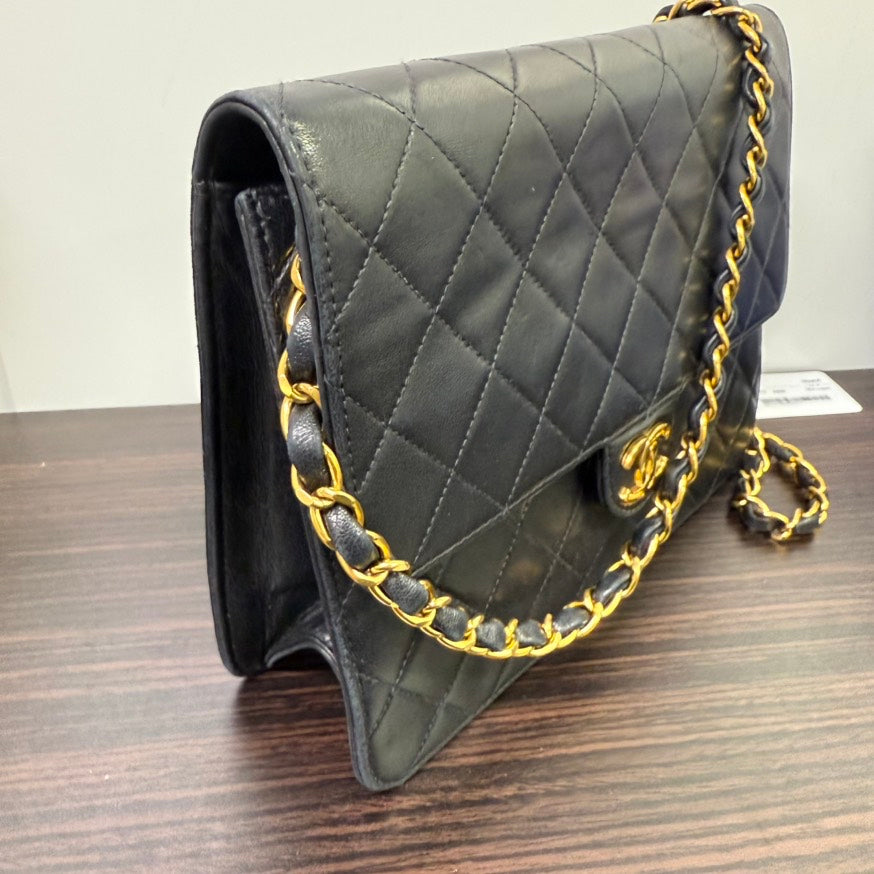 Vintage Chanel Lambskin Single Flap Bag FM9017