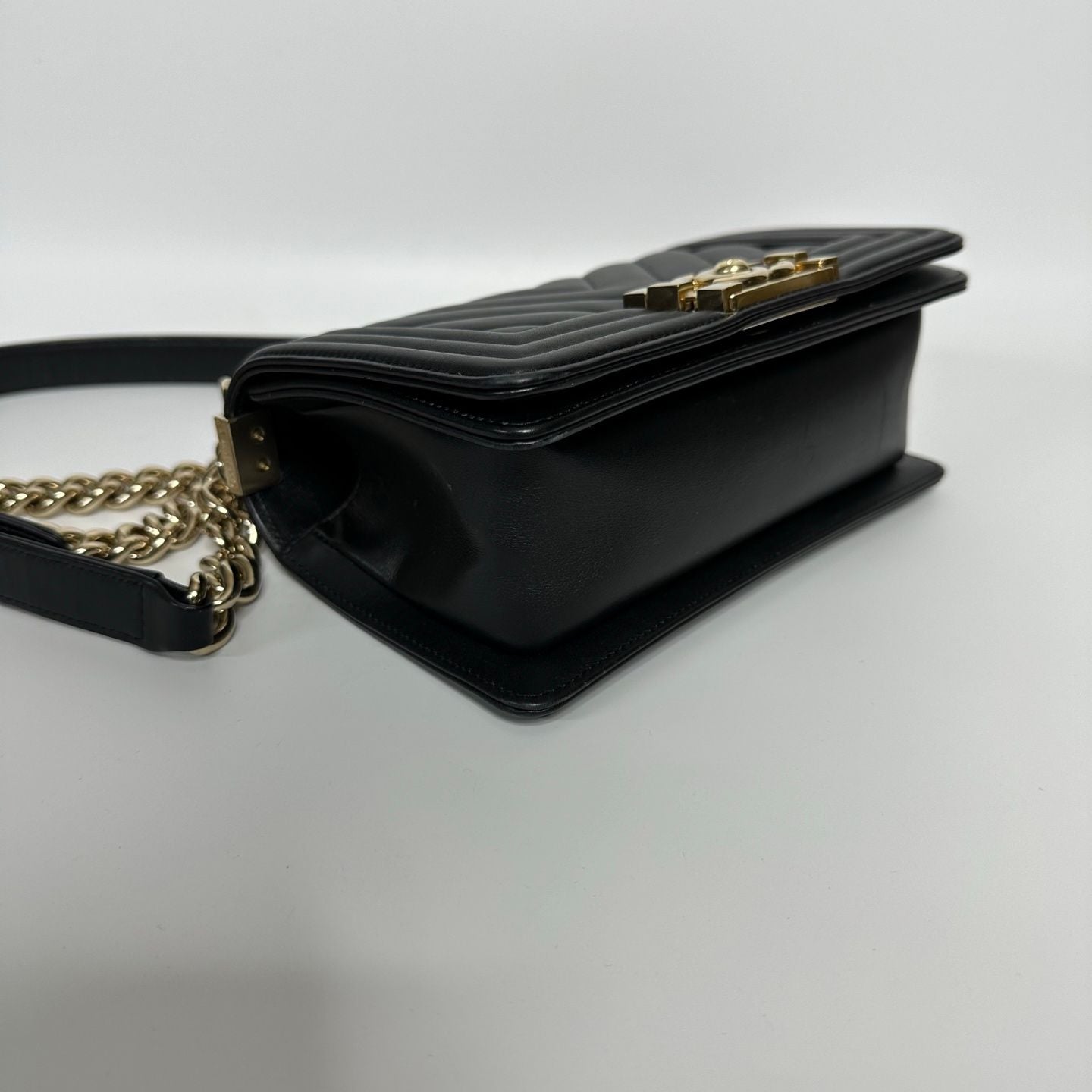 Preloved Chanel Leboy bag Black color - NG102621