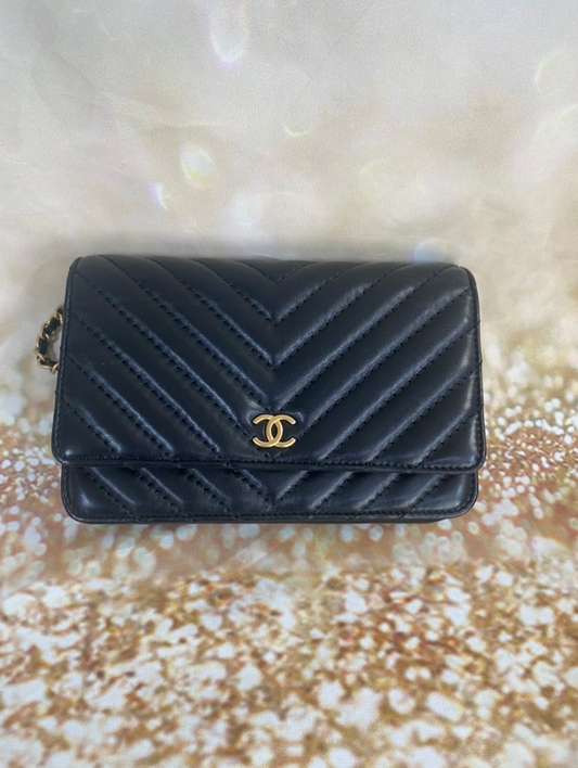 Wallet on chain leather crossbody bag Chanel Black in Leather B22-45 B22-45