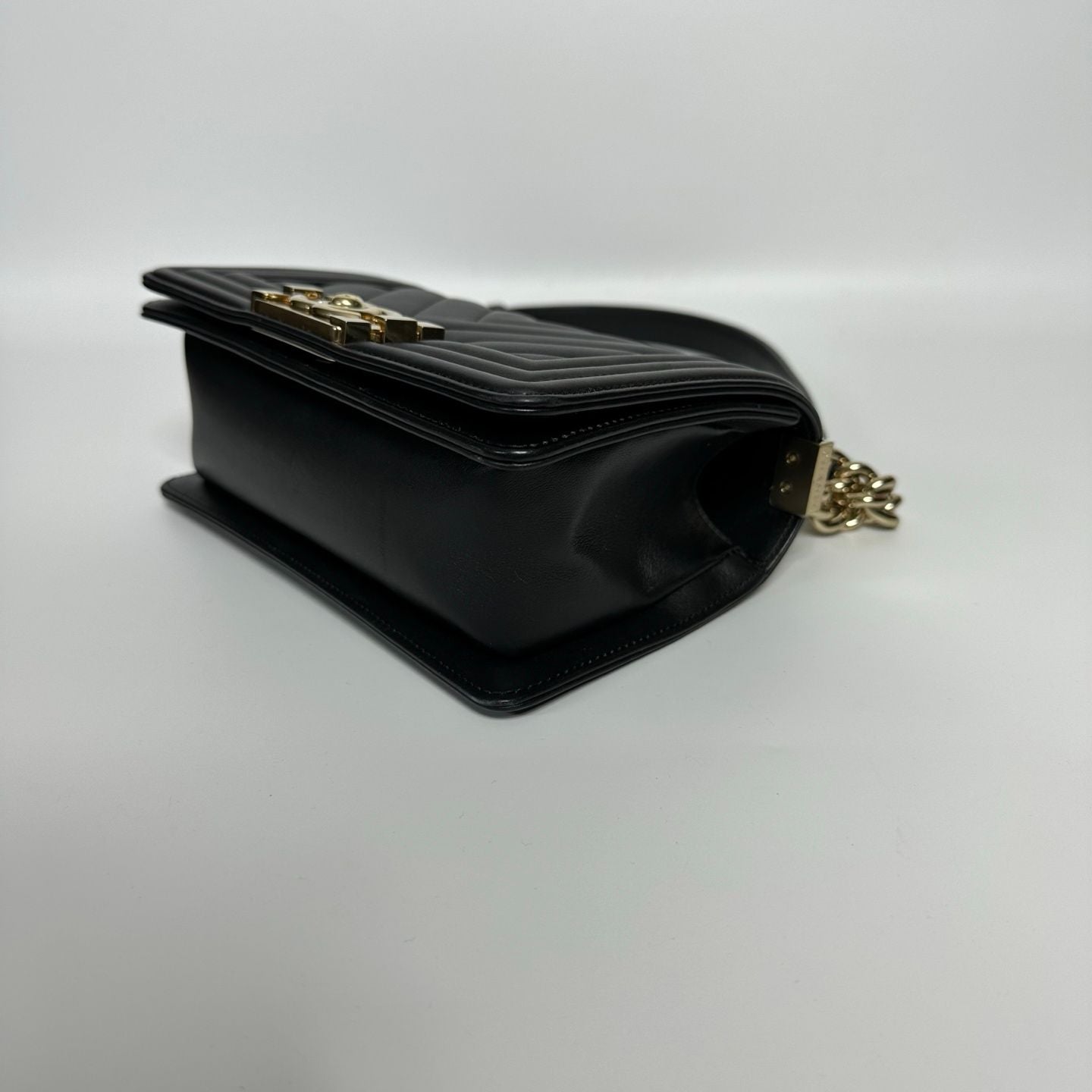 Preloved Chanel Leboy bag Black color - NG102621