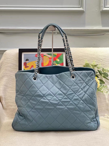 Preloved Chanel tote bag 44x29cm blue 10678