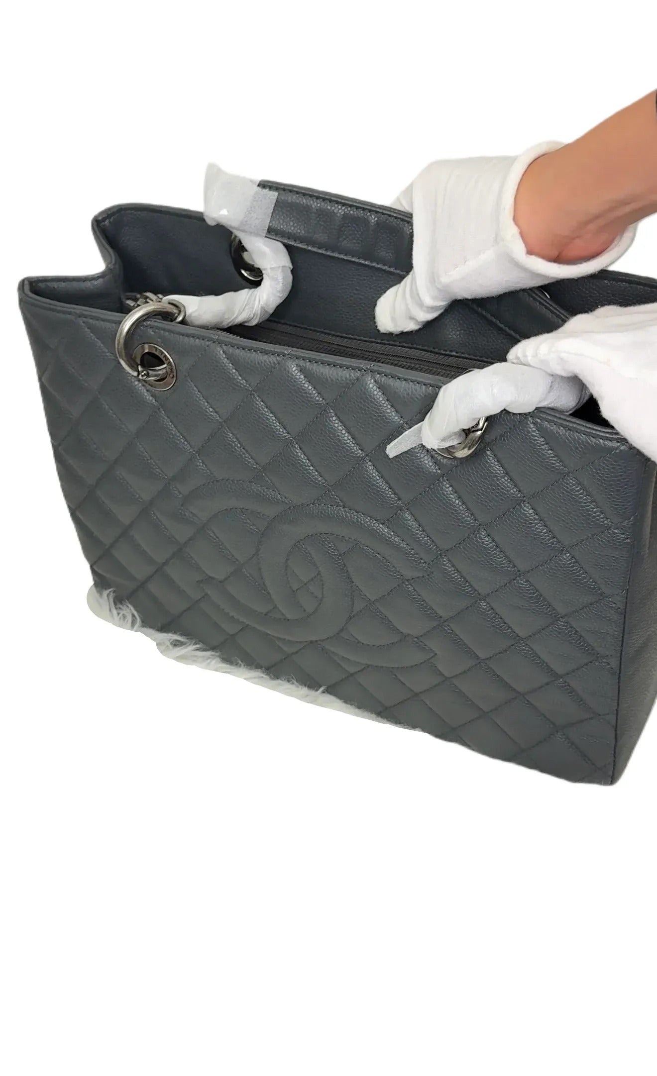 Chanel - Vintage - Grand Shopping Handbag B21-02