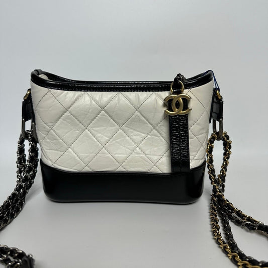 Preloved Chanel White/Black Leather Gabrielle Shoulder Bag - NG102618