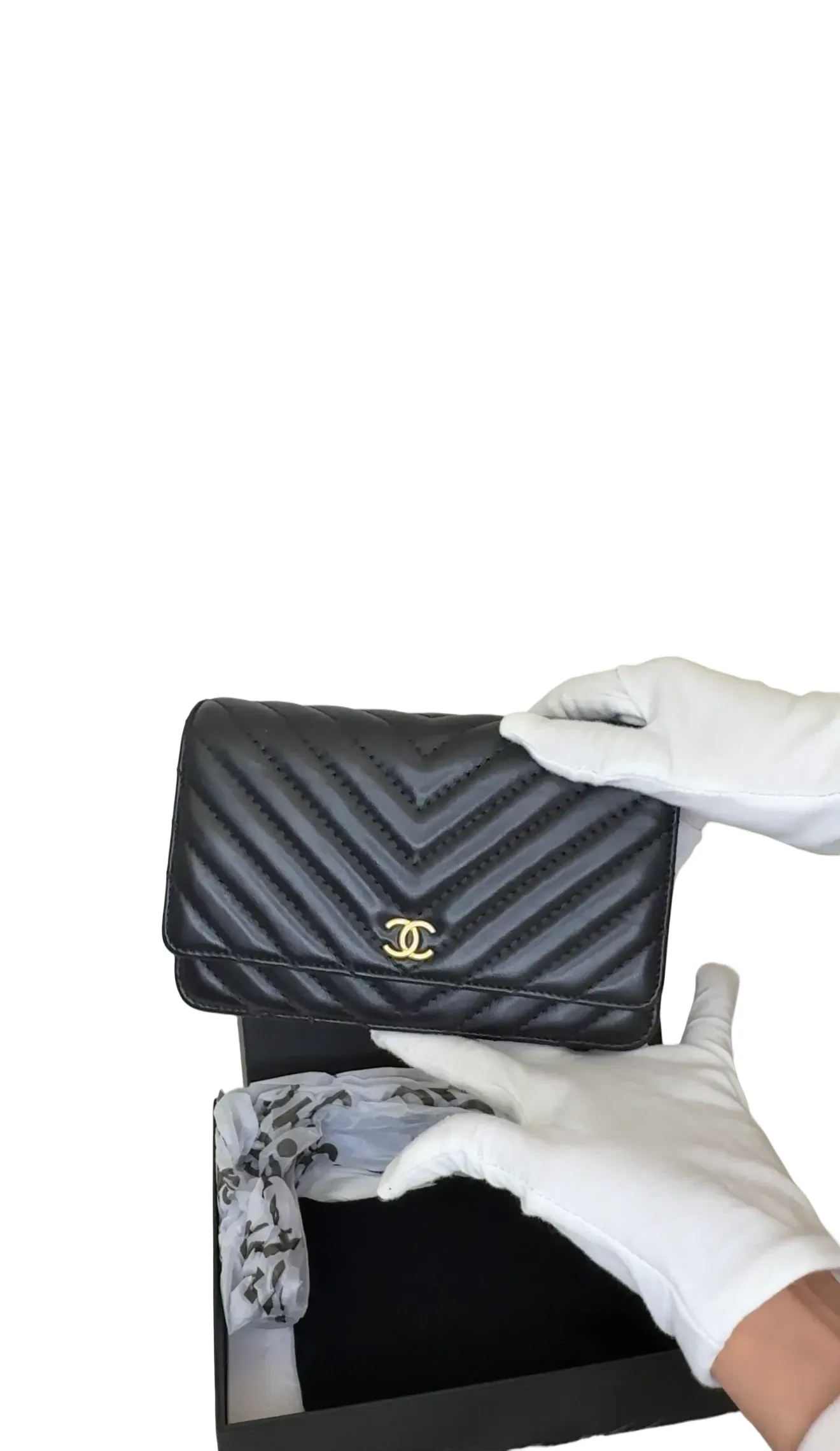 Wallet on chain leather crossbody bag Chanel Black in Leather B22-45 B22-45