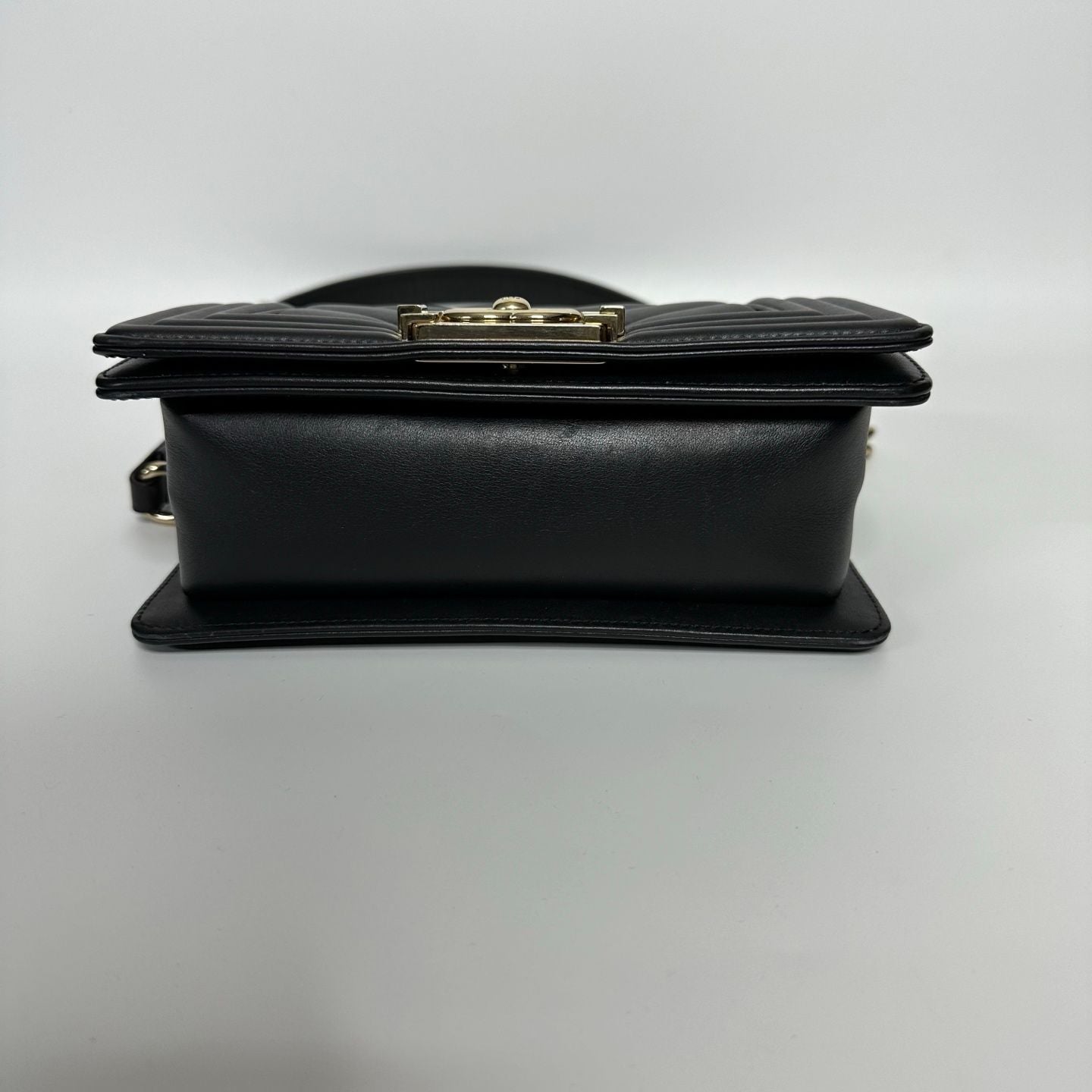Preloved Chanel Leboy bag Black color - NG102621