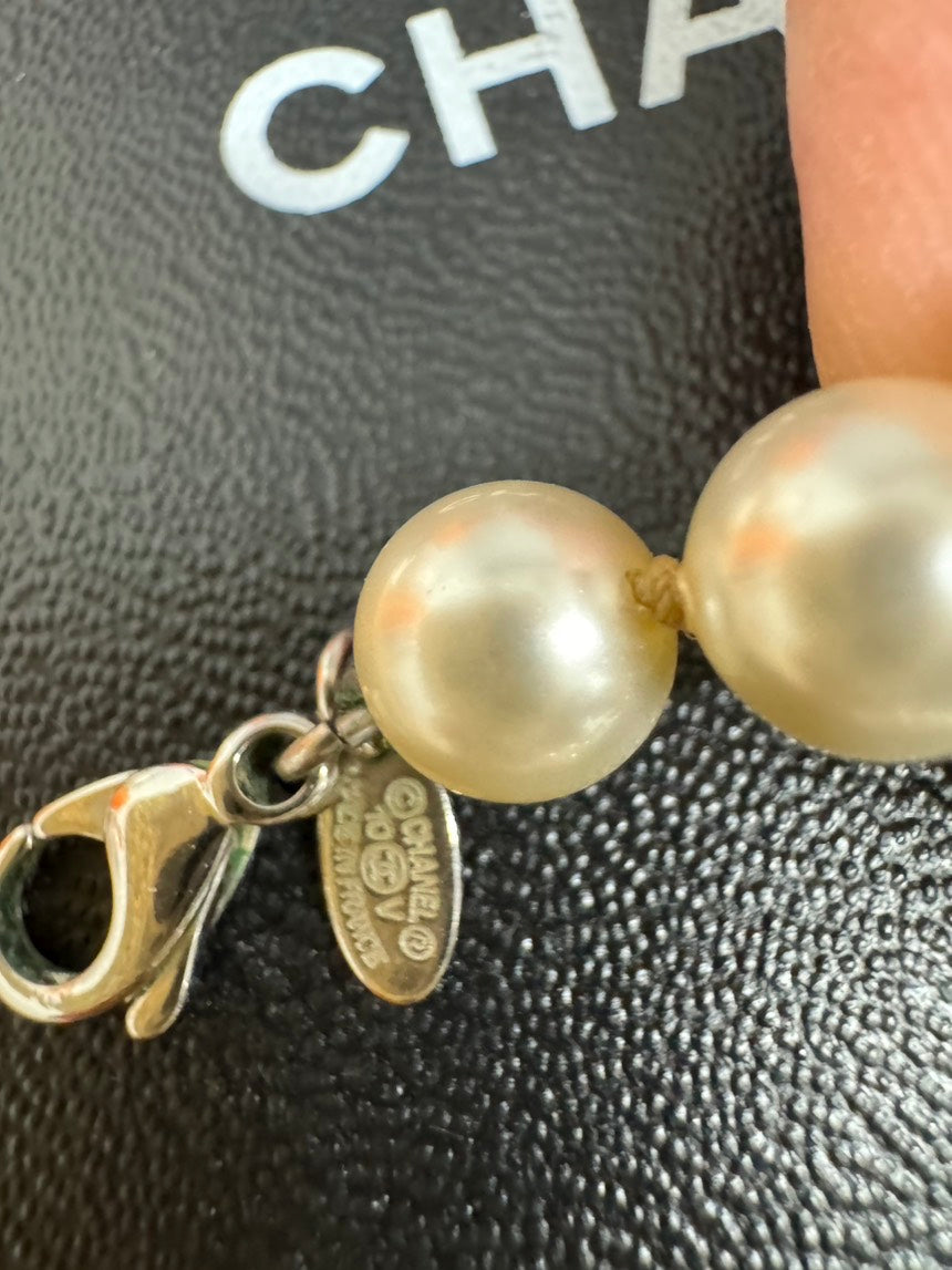 Preloved Chanel Pearl Necklace
