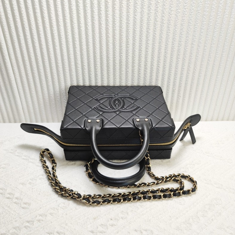 Preloved Chanel Quilted Black Leather Top Handle Bag 12255627