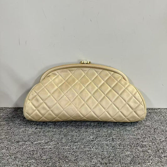 Preloved Chanel Quilted Beige Clutch