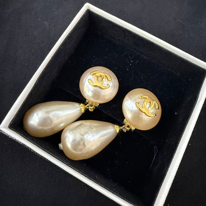 Vintage Chanel Pearl Clip-on Earrings Stamp 25 TKB Ivory Earrings
