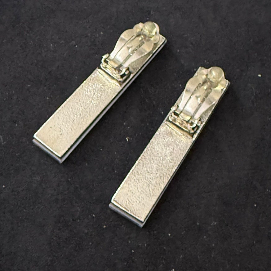 Vintage Chanel Clip-on Earrings 03C TKB Beige