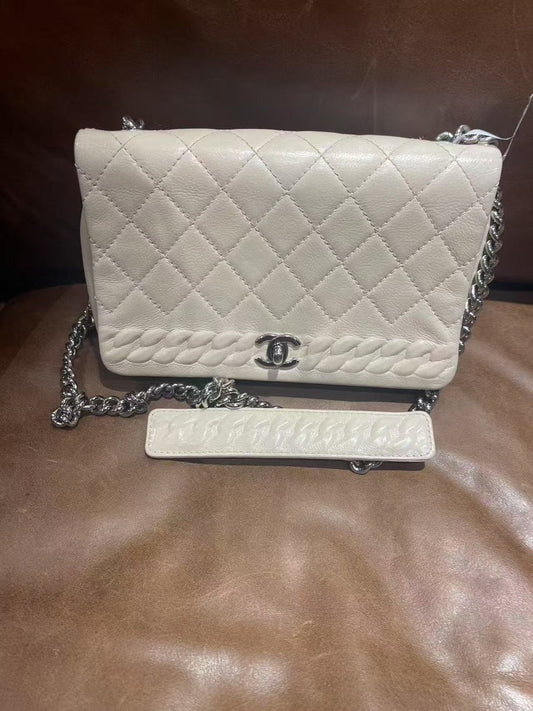 Preloved Chanel Classic White Shoulder Bag