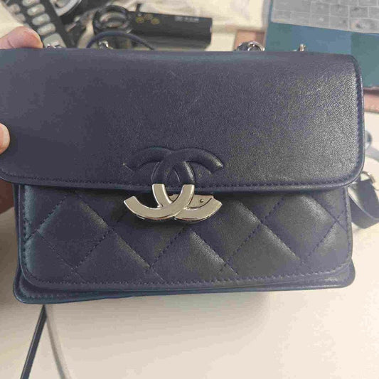 Preloved Chanel Quilted Blue Shoulder Bag 12334088