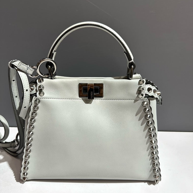 Preloved Fendi White Kan I Shoulder Bag