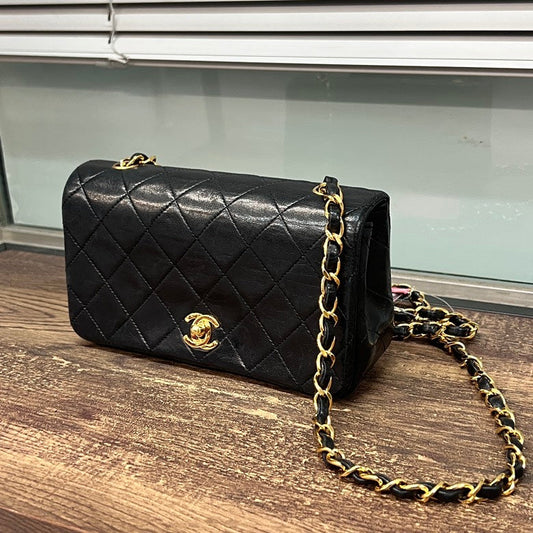 Preloved Chanel Leather Chain Shoulder Bag Z1587 Black Quilted Shoulder Bag