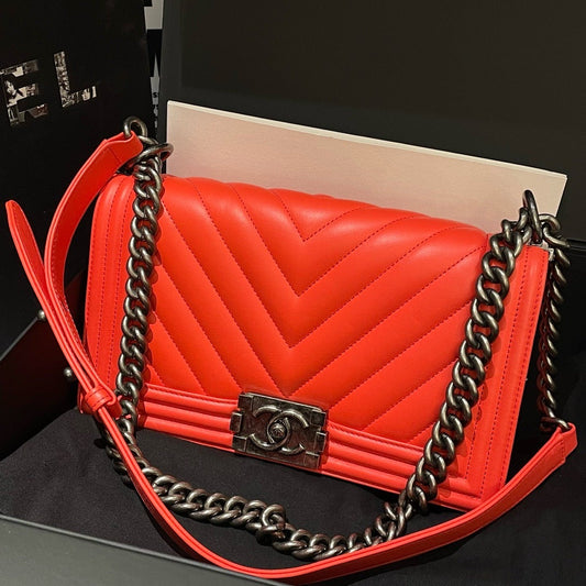 Chanel Boy Bag Medium, Lambskin Red Shoulder Bag (2017) #13692