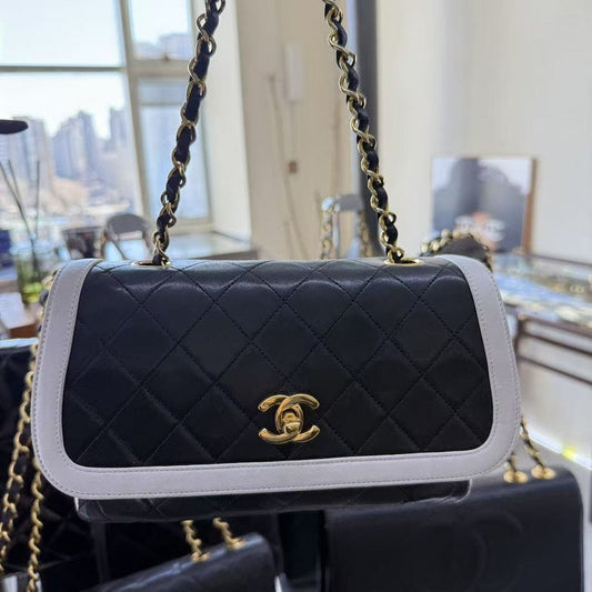 Preloved Chanel Classic Flap Black Leather Shoulder Bag